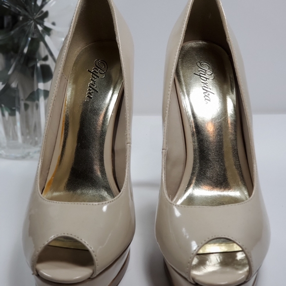 Nude Patent Leather Open-Toe Platform Heels 8.5 - Picture 2 of 7